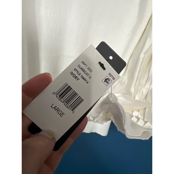 BCX Womens Ribbed Knit Sweater With Pleated Balloon Sleeves In White - Picture 8 of 11